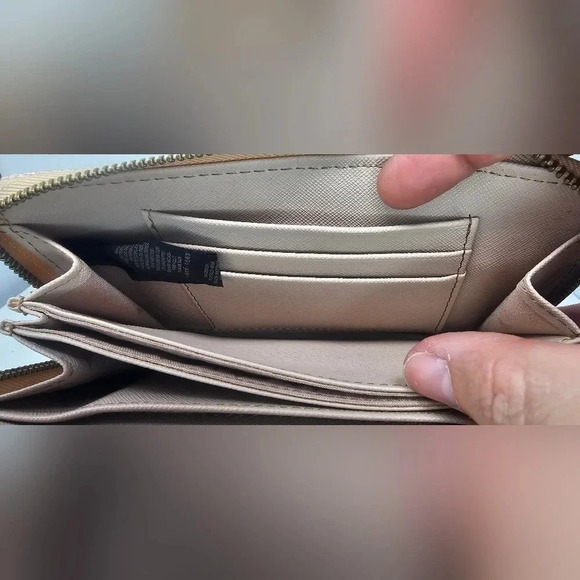 Fossil Ladies Sydney Leather Zip Clutch Wallet Barely Pink Wristlet NWOT - Picture 13 of 16